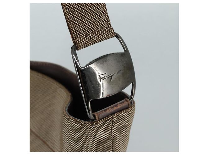 Borsa a spalla Vala in tela marrone Salvatore Ferragamo Auth bs20980 - vista 14