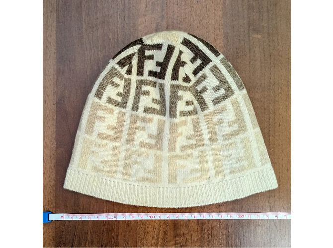 Cappello Fendi in cashmere e lana, beige, monogramma FF. - vista 3