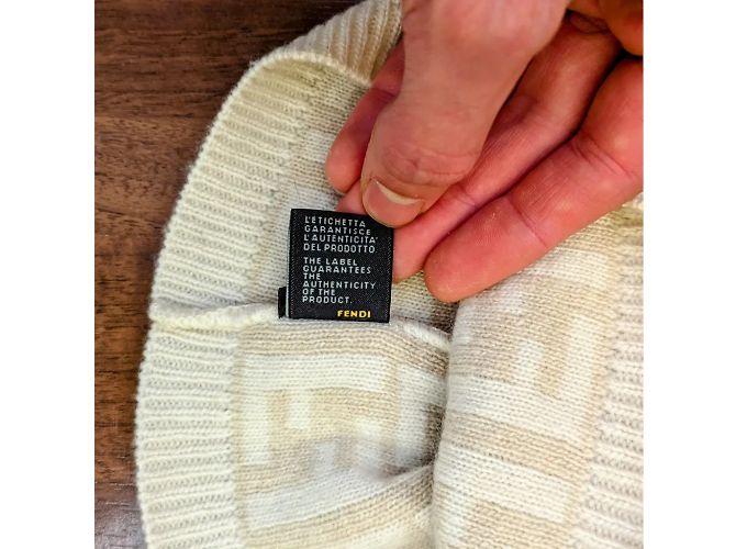 Cappello Fendi in cashmere e lana, beige, monogramma FF. - vista 4
