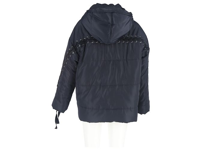 Giacca con cappuccio in poliestere blu navy con dettagli in pizzo intrecciato trapuntato Maje - vista 6