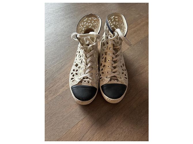 Chanel High-Top Sneaker Beige Baumwolle Floral - Ansicht 2