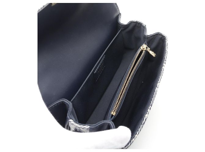 Louis Vuitton Pochette Metis EW Handbag Navy M22834 Blue - view 3