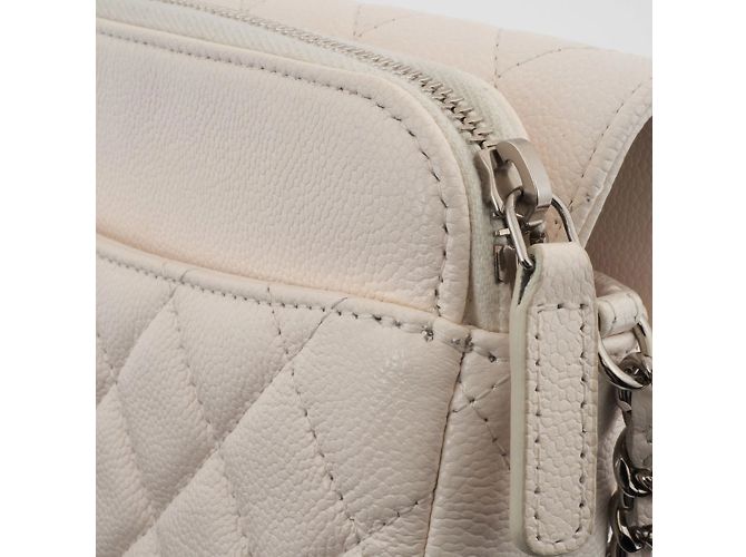 Borsa a spalla con flap Matelassé di Chanel per telefono Bianco - vista 13