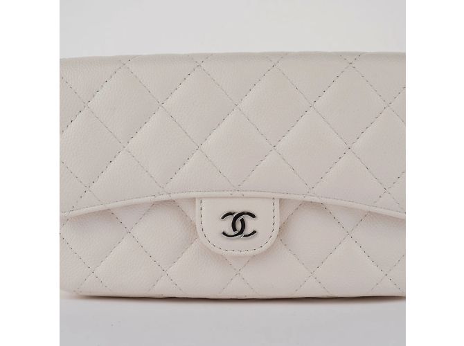 Borsa a spalla con flap Matelassé di Chanel per telefono Bianco - vista 3
