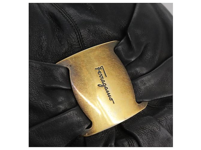 Borsa a mano in pelle Salvatore Ferragamo Vala 2 vie nera e oro Auth bs20937 Nero D'oro - vista 17