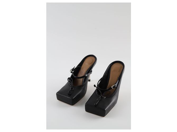 Jacquemus Tacchi in pelle nera - vista 3