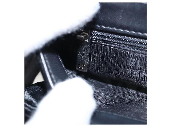 CHANEL Borsa a Spalla Chain Camelia in Pelle Velour Nera Argento CC Auth yk16500 Nero - vista 28