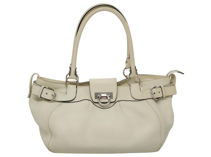 Salvatore Ferragamo Gancini Hand Bag Leather White Silver Auth yk16589 - view 14