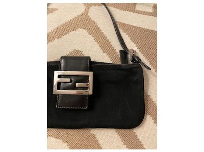 Baguette Fendi Classica batuette vintage nera tinta unita. - vista 5