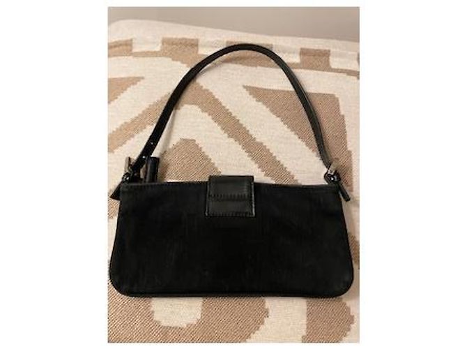 Baguette Fendi Classica batuette vintage nera tinta unita. - vista 6