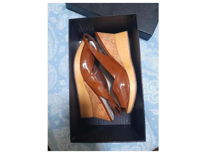 Zeppe Miu Miu in pelle verniciata marrone Marrone scuro - vista 2