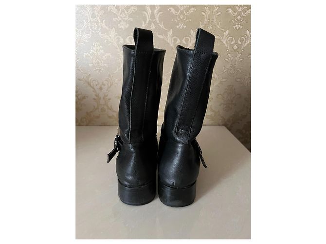Botines Louis Vuitton de cuero negro - vista 12