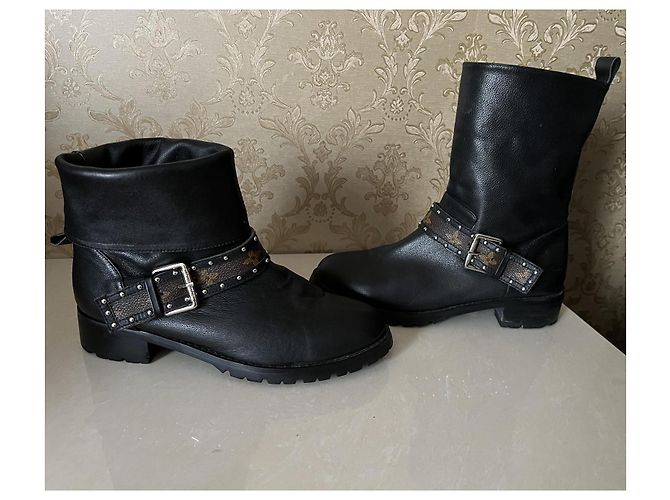Botines Louis Vuitton de cuero negro - vista 4