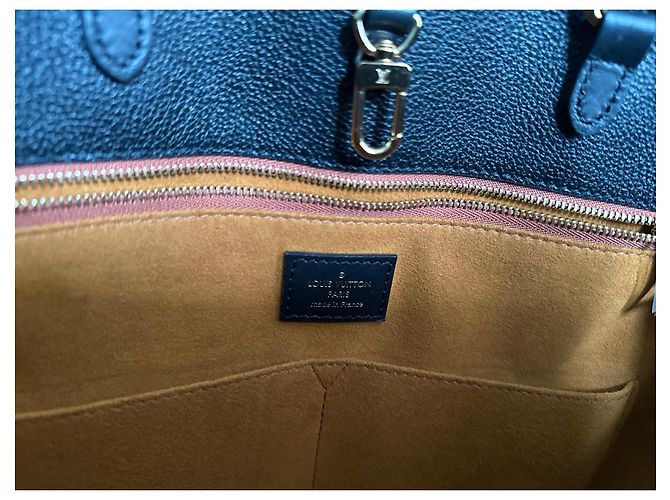 Louis Vuitton OnTheGo PM Borsa Tote in Pelle Nera Nero - vista 3
