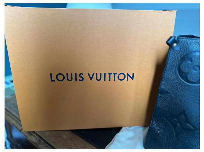 Louis Vuitton OnTheGo PM Borsa Tote in Pelle Nera Nero - vista 4