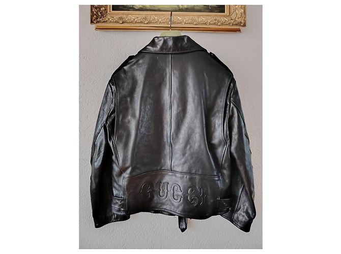 GUCCI LEDER-BIKERJACKE MIT GUCCI-LOGO. Schwarz - Ansicht 4