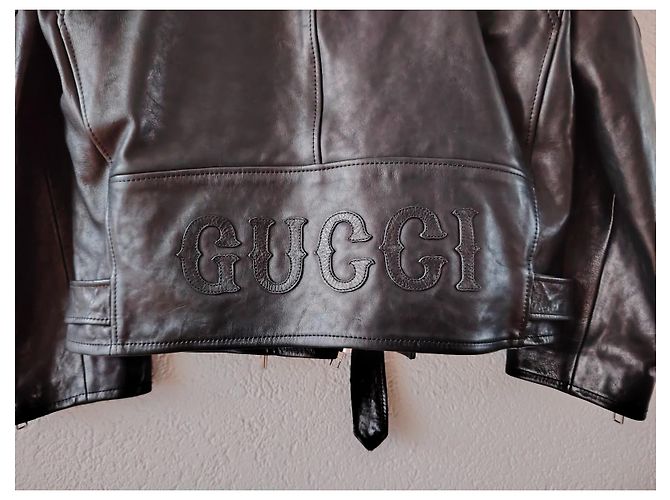 GUCCI LEDER-BIKERJACKE MIT GUCCI-LOGO. Schwarz - Ansicht 6