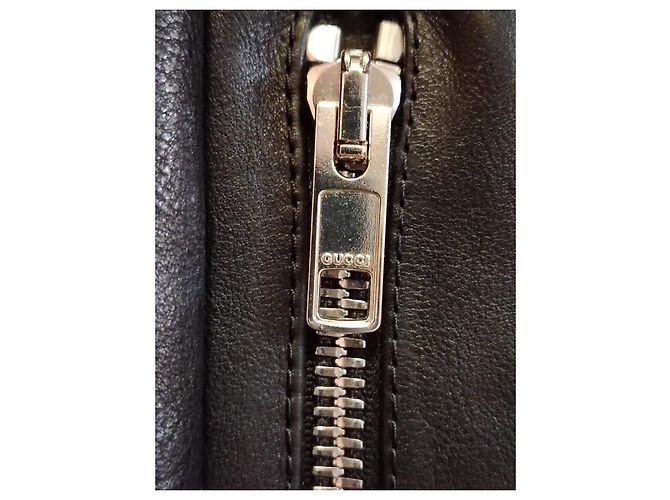 GUCCI LEDER-BIKERJACKE MIT GUCCI-LOGO. Schwarz - Ansicht 9