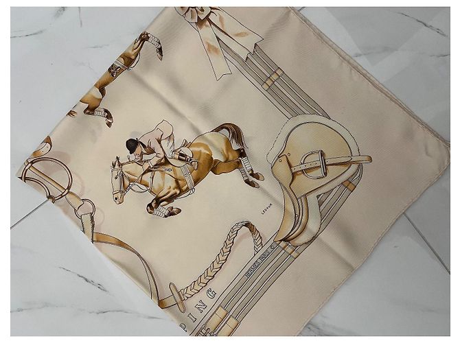 Kelly Foulard Hermès Jamping Bianco sporco - vista 16