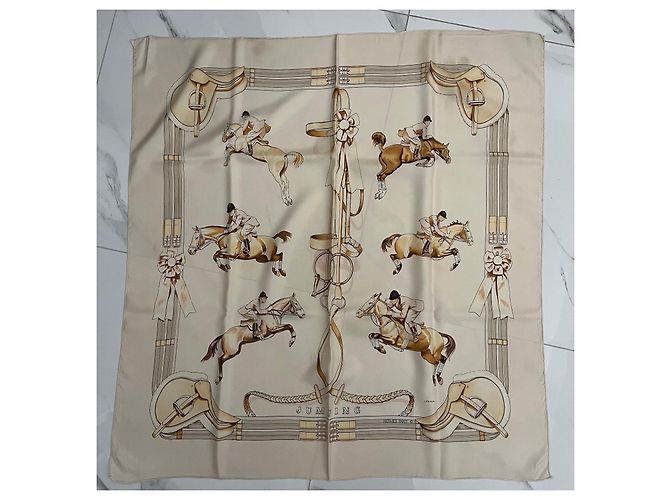 Kelly Foulard Hermès Jamping Bianco sporco - vista 3