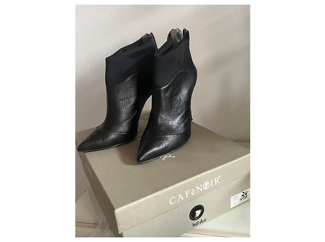 Autre Marque Schwarze Leder Stiefeletten mit Absatz - Ansicht 2