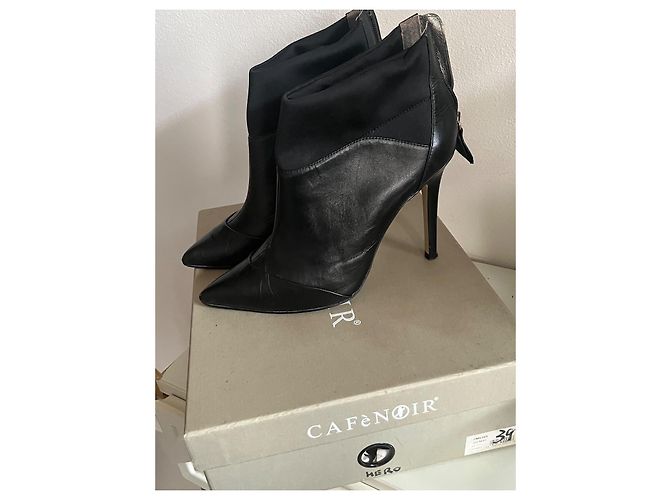 Autre Marque Schwarze Leder Stiefeletten mit Absatz - Ansicht 3