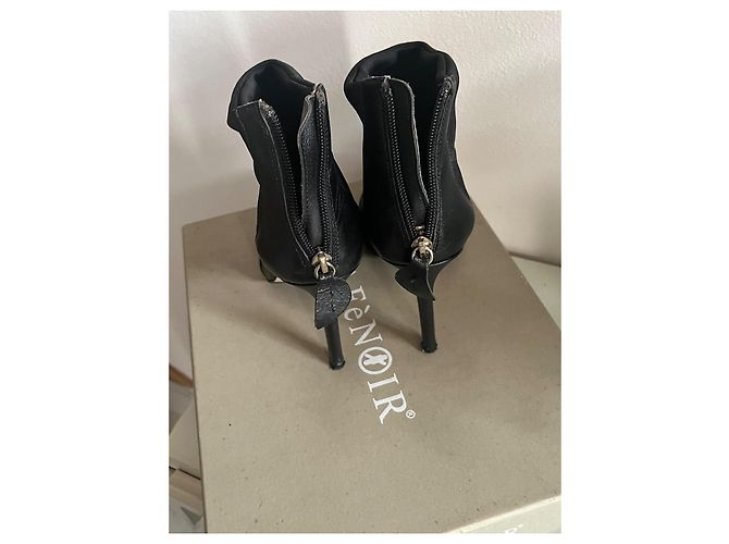 Autre Marque Schwarze Leder Stiefeletten mit Absatz - Ansicht 5