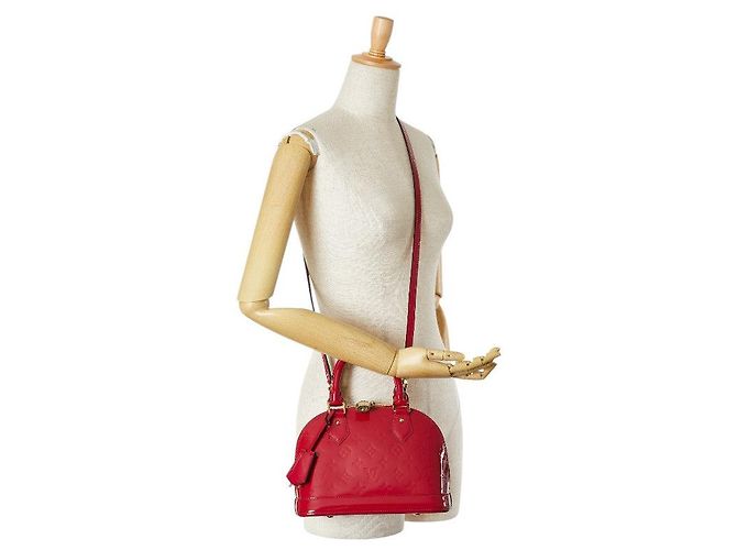 Sac à main Louis Vuitton Alma BB en cuir verni M50565 Rose - vue 10