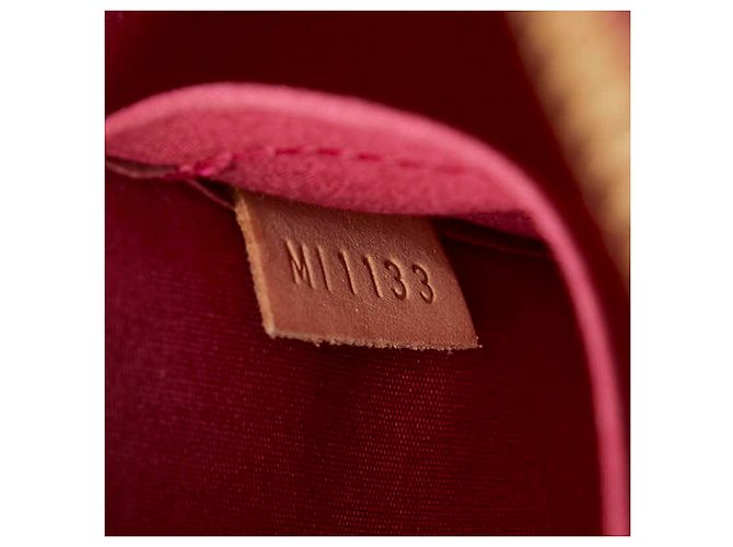 Sac à main Louis Vuitton Alma BB en cuir verni M50565 Rose - vue 7