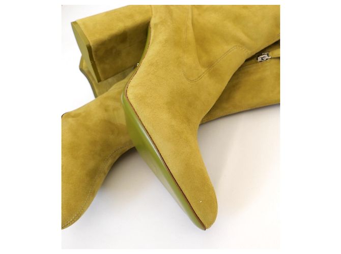 Stivali in suede chartreuse sopra il ginocchio Prada Autunno 2015 Azzurro chiaro Verde Giallo - vista 8