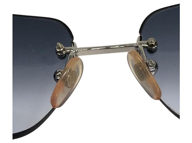 Occhiali da sole Chanel CC Logo argento senza montatura blu navy 4017 - vista 7