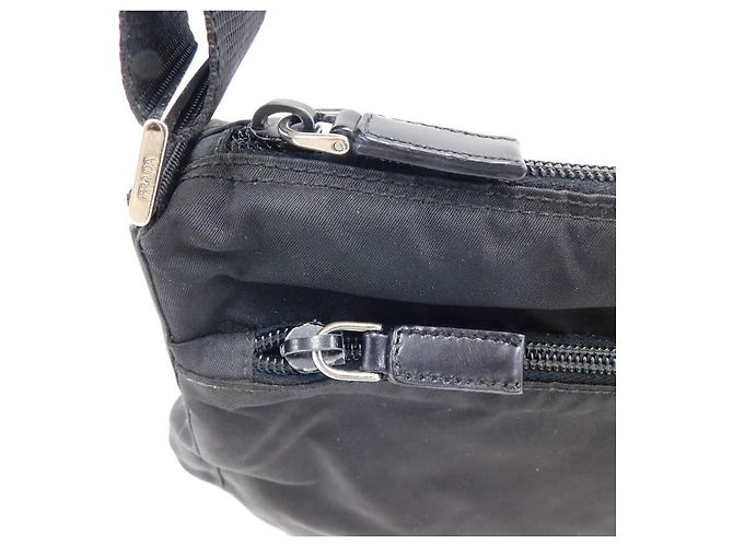 Borsa a tracolla incrociata in nylon nero con logo Prada Sport - vista 9
