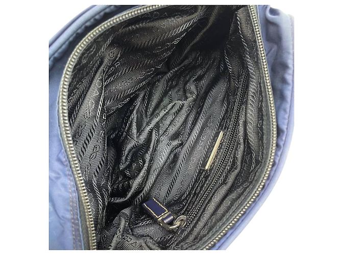 Borsa a tracolla incrociata in nylon blu navy con logo Prada Sport - vista 8