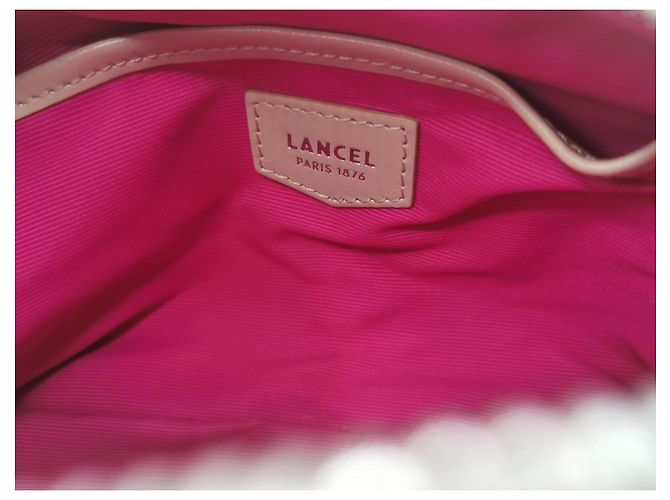 Bolsa câmera Lancel em couro matelassé bege Hardware prateado - vista 14