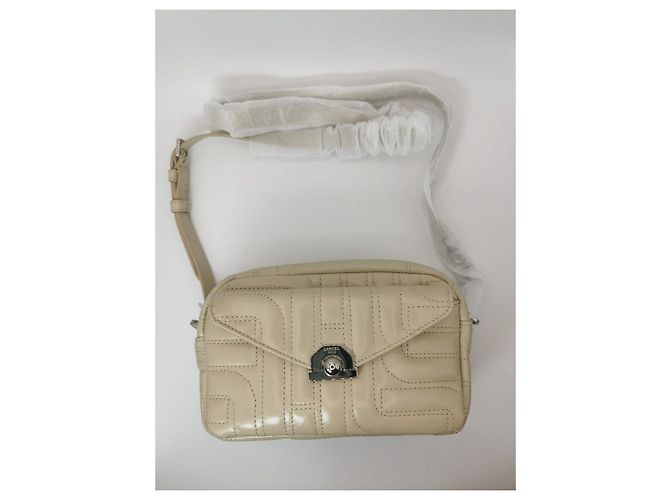 Bolsa câmera Lancel em couro matelassé bege Hardware prateado - vista 2