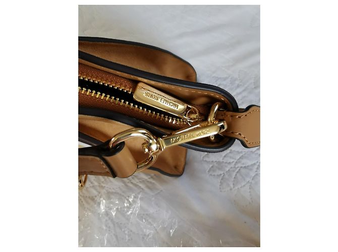 Borsa Michael Kors April 2 in pelle marrone cammello - vista 10
