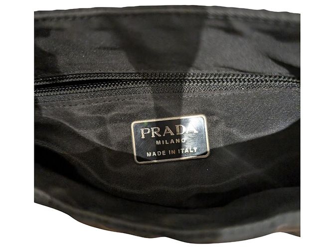 Borsa a Spalla Prada Tessuto Nera in Nylon e Pelle Nero - vista 3