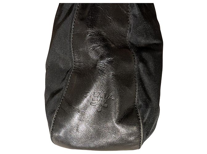 Borsa a Spalla Prada Tessuto Nera in Nylon e Pelle Nero - vista 5