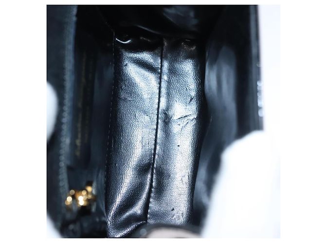 Borsa a Spalla Salvatore Ferragamo in Pelle Verniciata Nera e Oro Auth 92696 Nero D'oro - vista 11