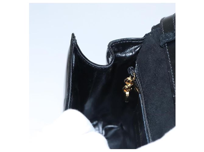 Borsa a Spalla Salvatore Ferragamo in Pelle Verniciata Nera e Oro Auth 92696 Nero D'oro - vista 19