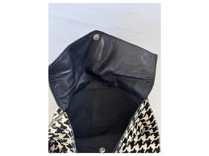 Mika Sarolea Clutch de pelo de pony blanco y negro con estampado de pata de gallo Multicolor - vista 10