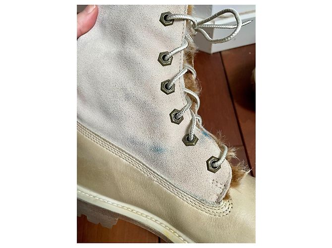 Stivaletti Timberland Beige in Pelle e Pelliccia Bianco sporco - vista 10