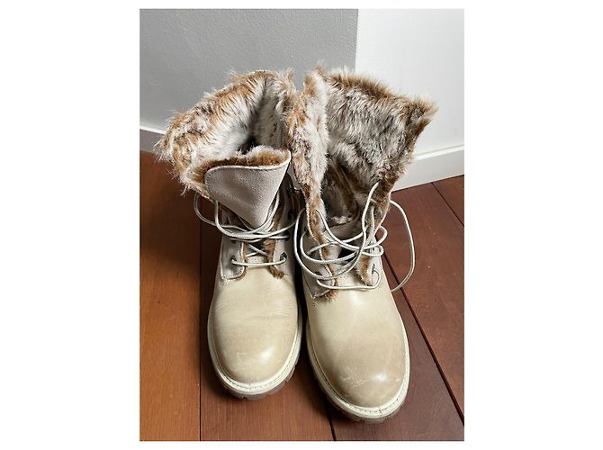 Stivaletti Timberland Beige in Pelle e Pelliccia Bianco sporco - vista 7