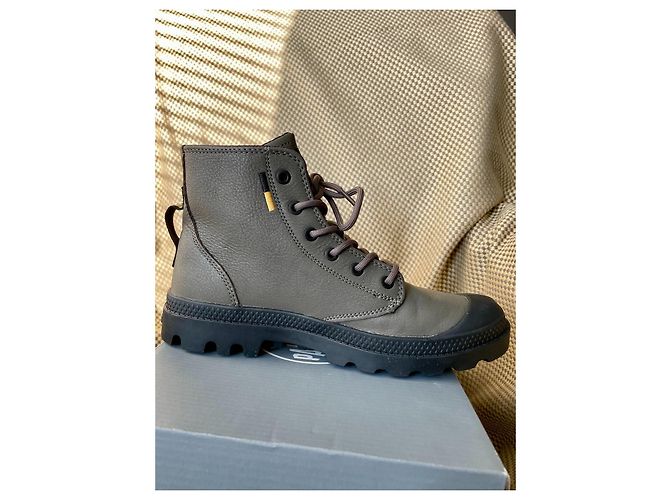 Palladium Pampa Hi Supply Leather Nero Grigio Cachi - vista 3