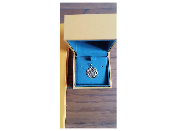 Arthus-Bertrand Dafne Gold hardware - vista 3