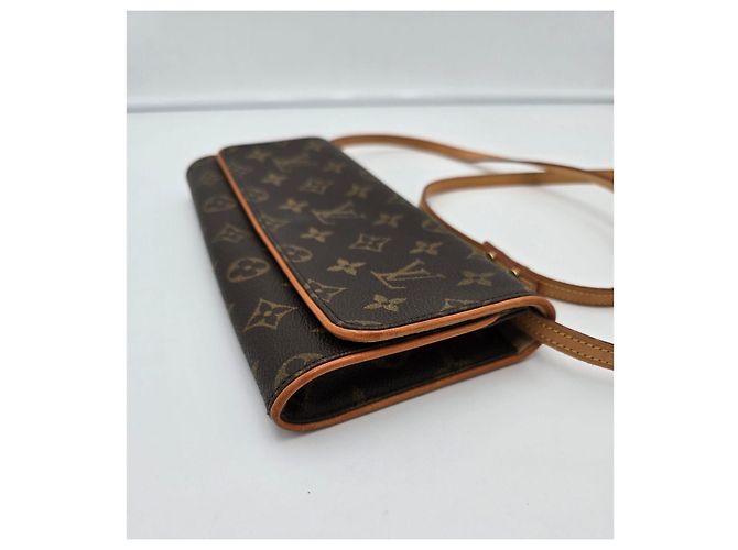Pochette a Tracolla Louis Vuitton Twin GM in Monogram Canvas Monogramma - vista 10
