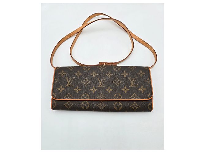 Pochette a Tracolla Louis Vuitton Twin GM in Monogram Canvas Monogramma - vista 11