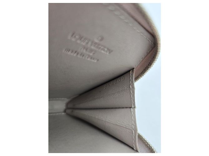 Cartera Louis Vuitton Vernice rara con lazo de nieve Gris - vista 6
