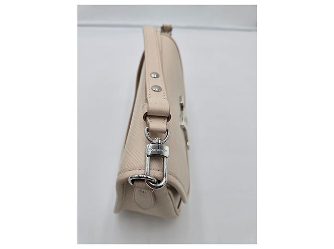 Louis Vuitton Buci Bag in Ivory Epi Cream - view 11