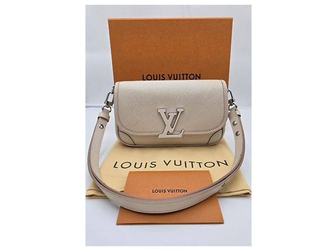 Louis Vuitton Buci Bag in Ivory Epi Cream - view 2